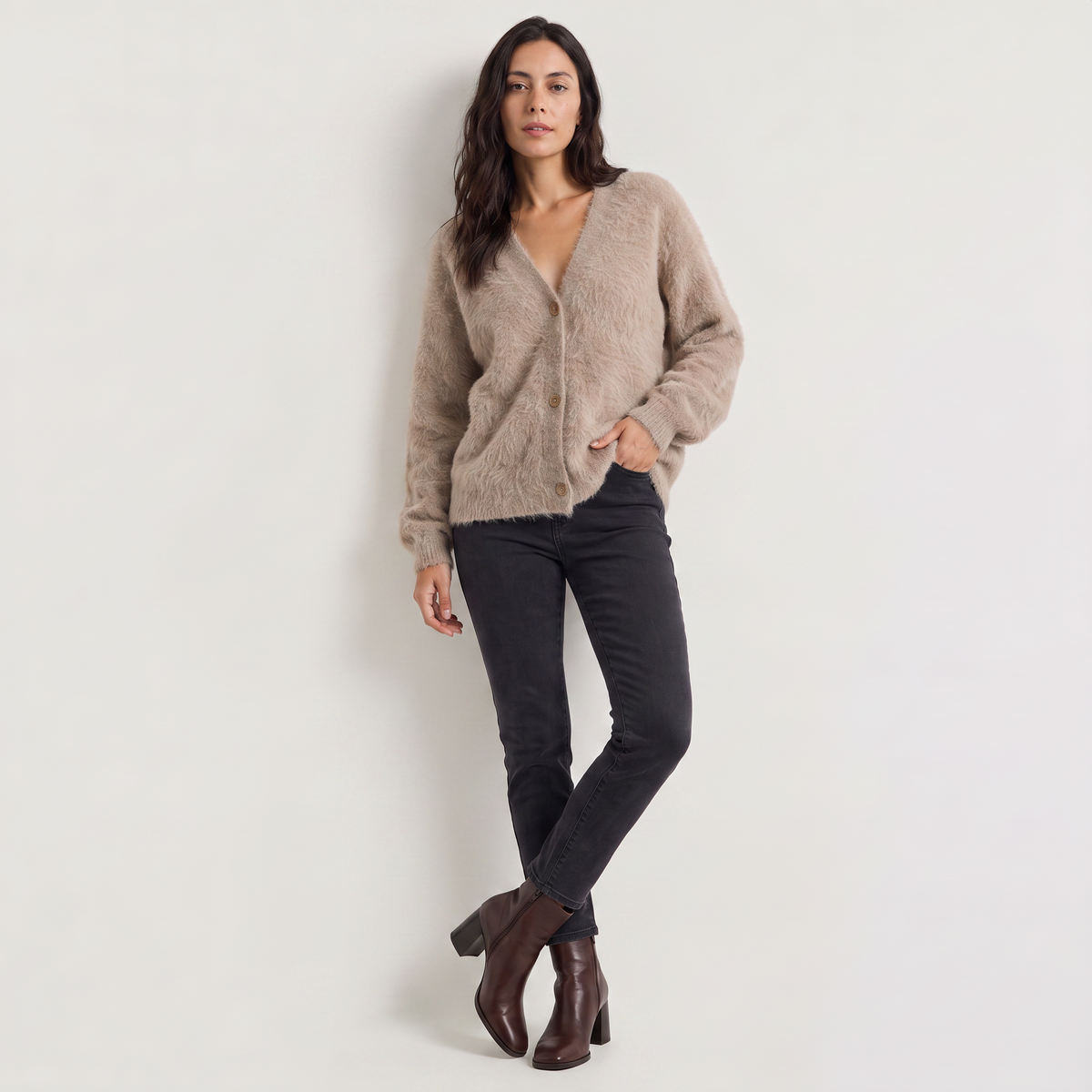 Cardigan boutonné en maille d’acrylique — Amielle Paris — vue 8