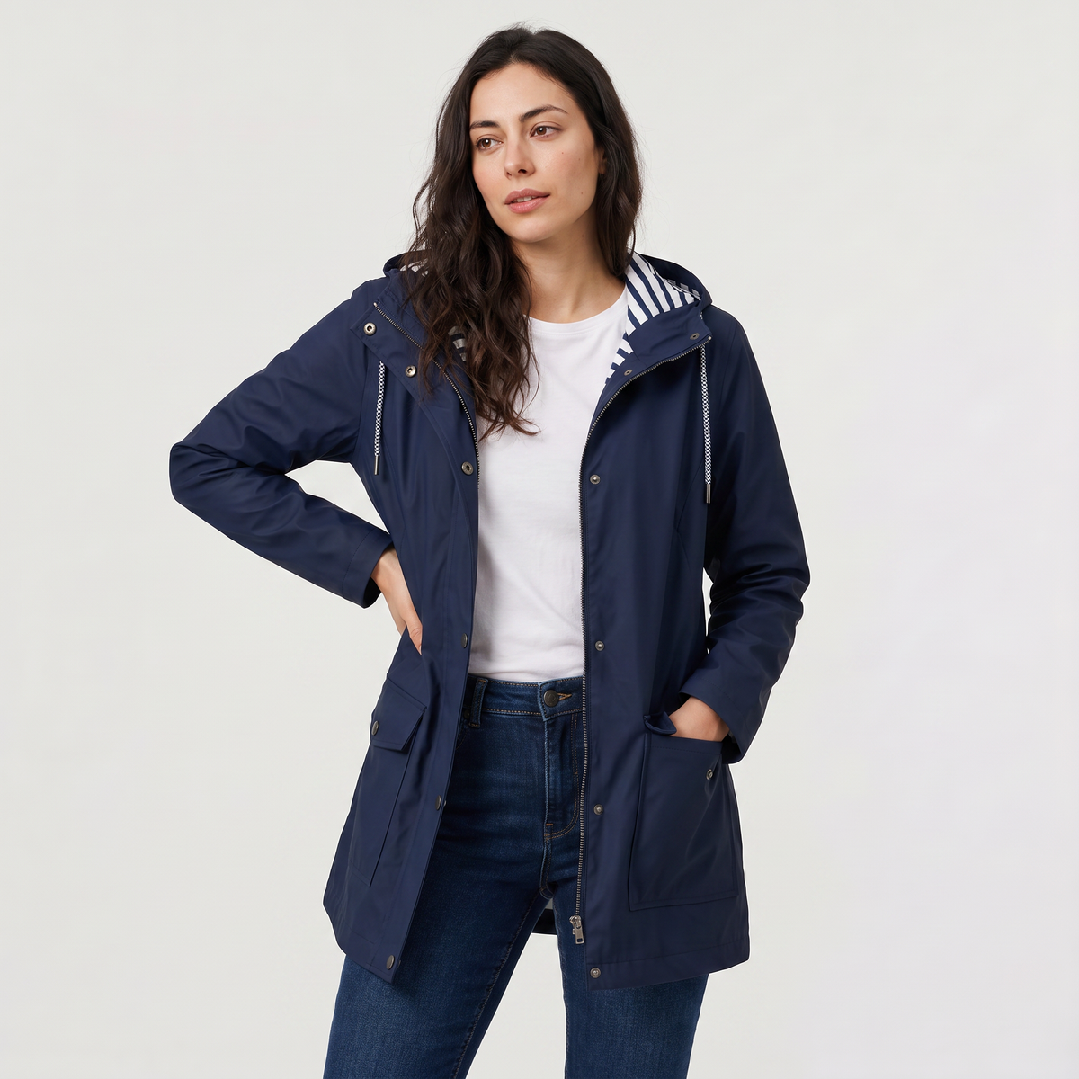 Veste légère à capuche réglable — Amielle Paris — vue 9