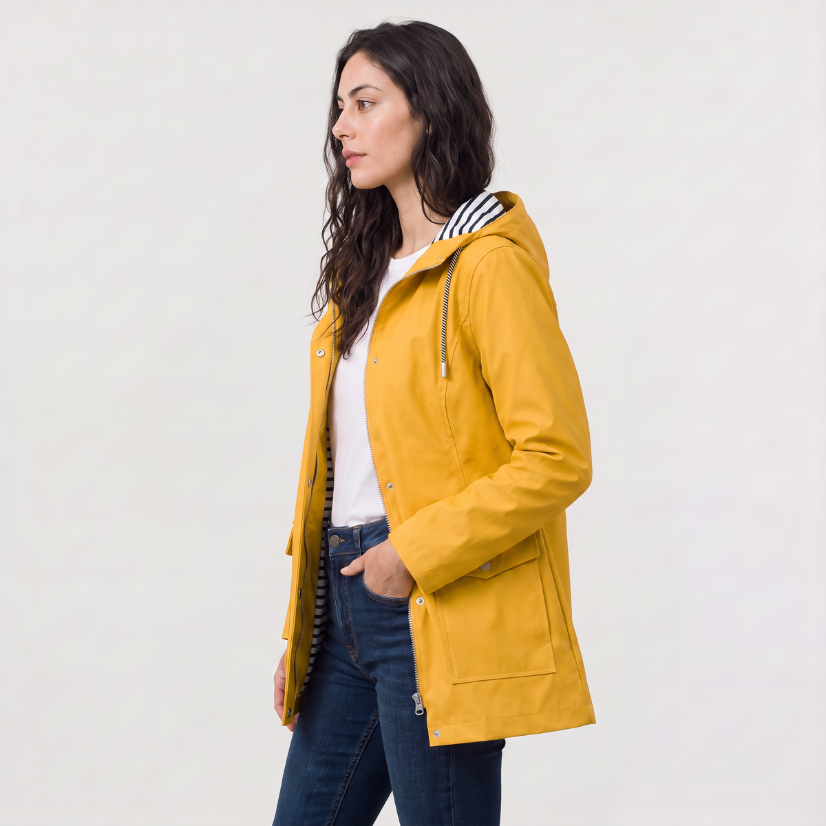 Veste légère à capuche réglable — Amielle Paris — vue 4