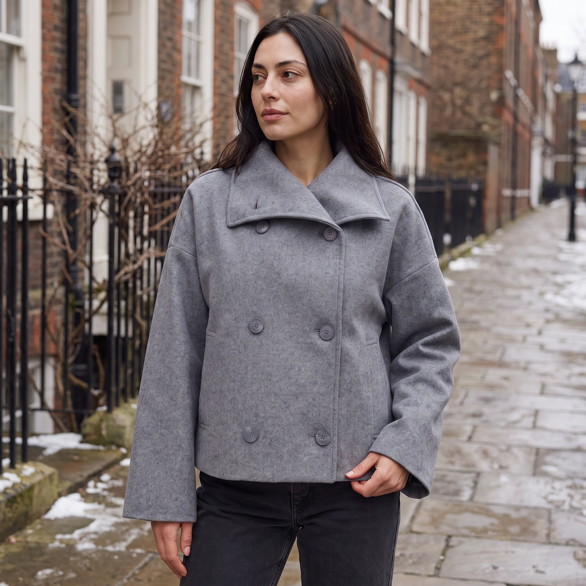 Veste courte ample croisée à col enveloppant — Amielle Paris — vue 2