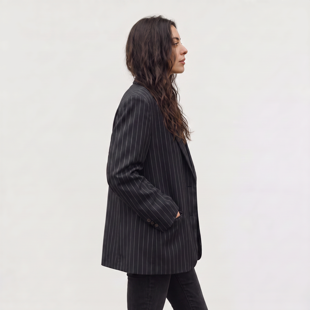 Blazer ample à fines rayures et grands revers — Amielle Paris — vue 5