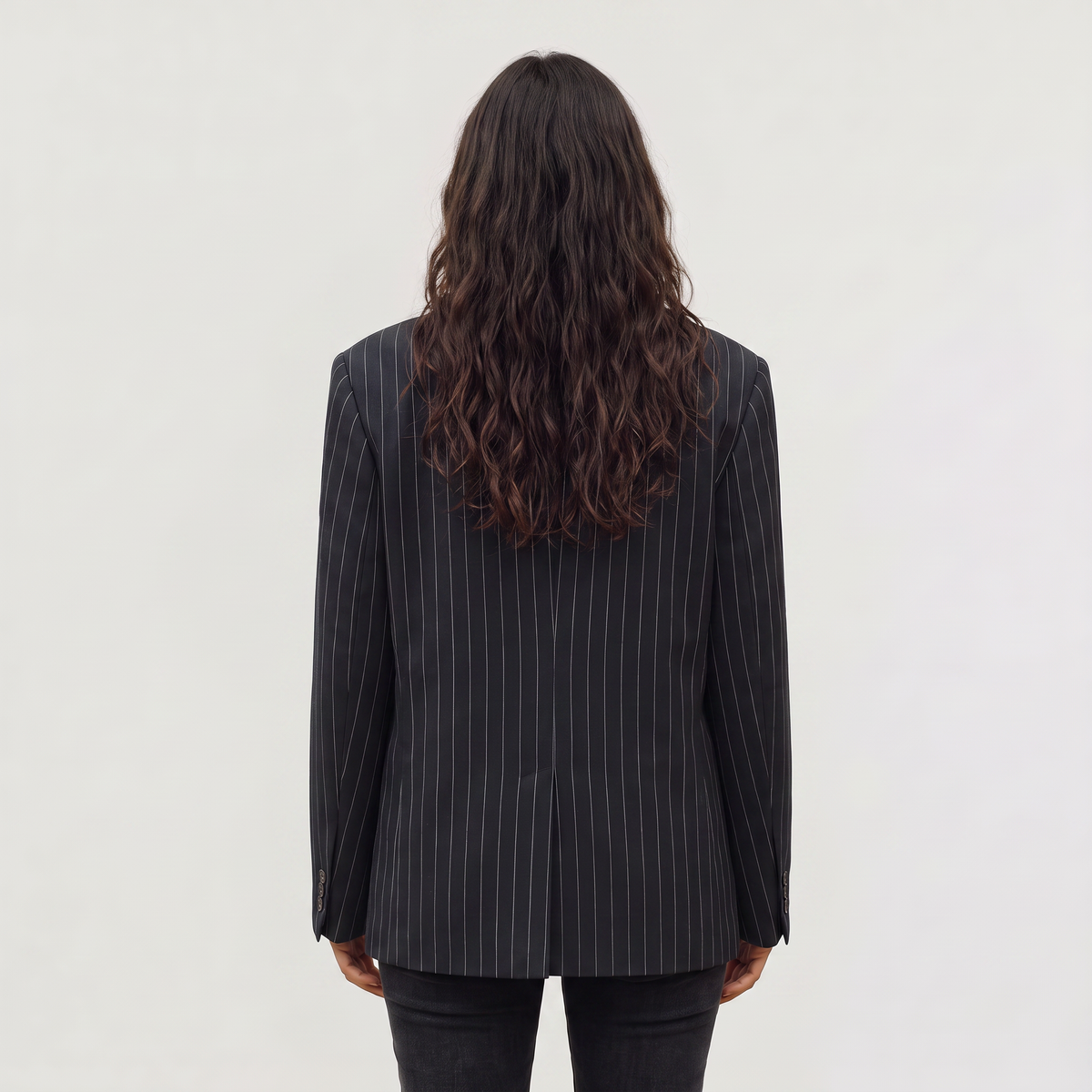 Blazer ample à fines rayures et grands revers — Amielle Paris — vue 4