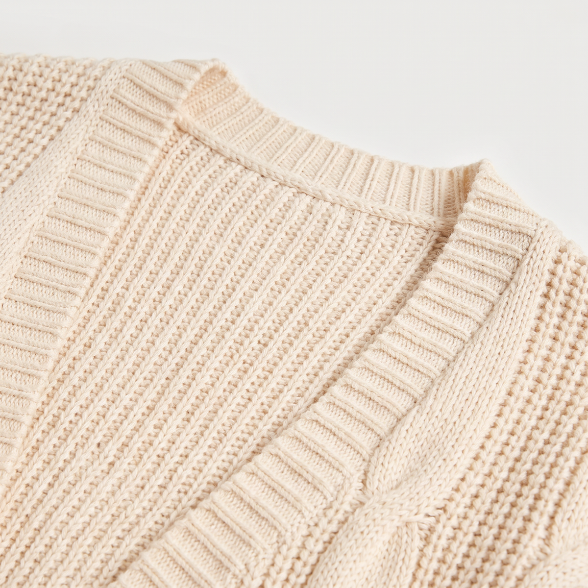Cardigan long ouvert à torsades et manches chauve-souris — Amielle Paris — vue 8