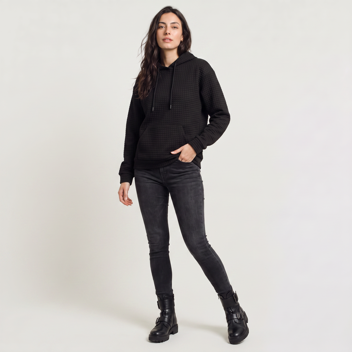 Sweat matelassé à capuche et poche kangourou — Amielle Paris — vue 5