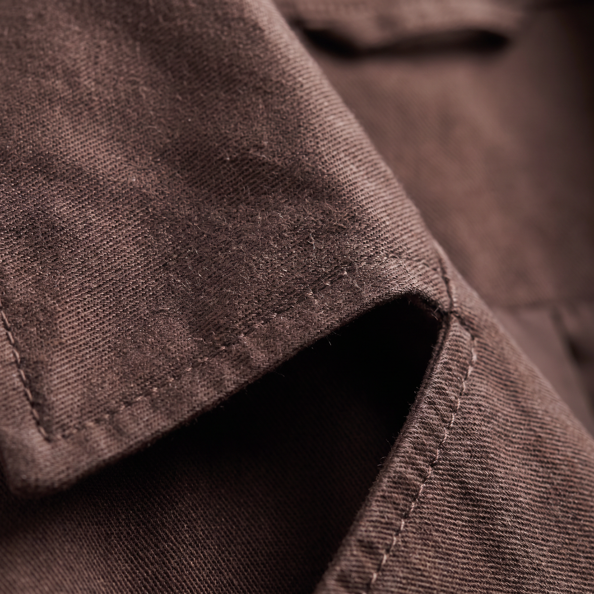 Trench court croisé à larges revers — Amielle Paris — vue 6