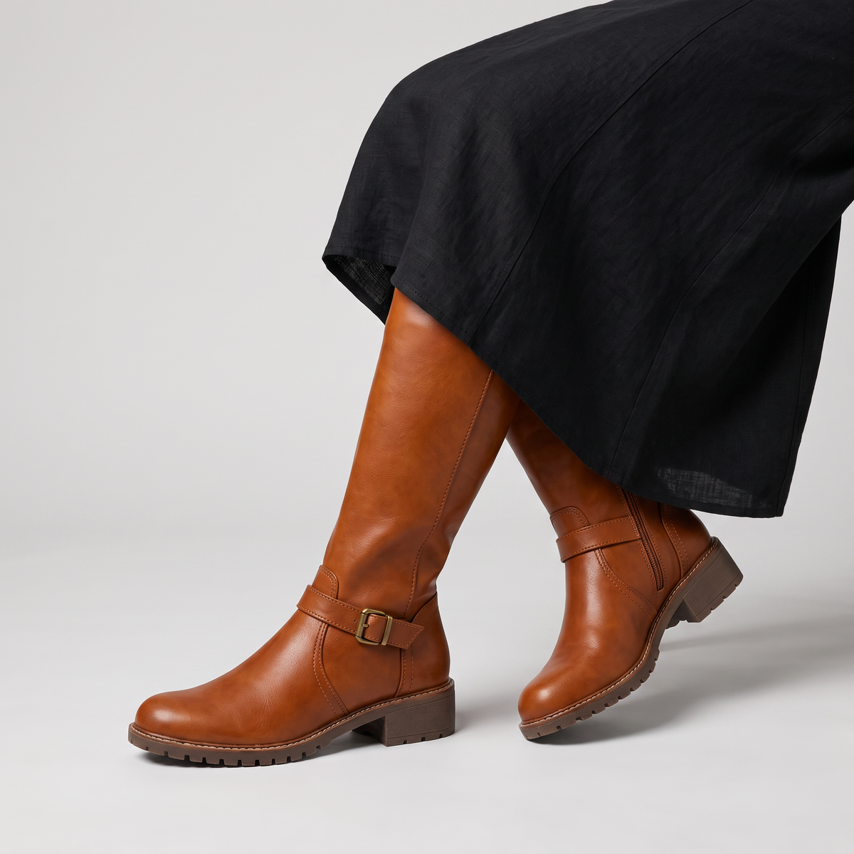 Bottes cavalières en simili cuir à boucle décorative — Amielle Paris — vue 5