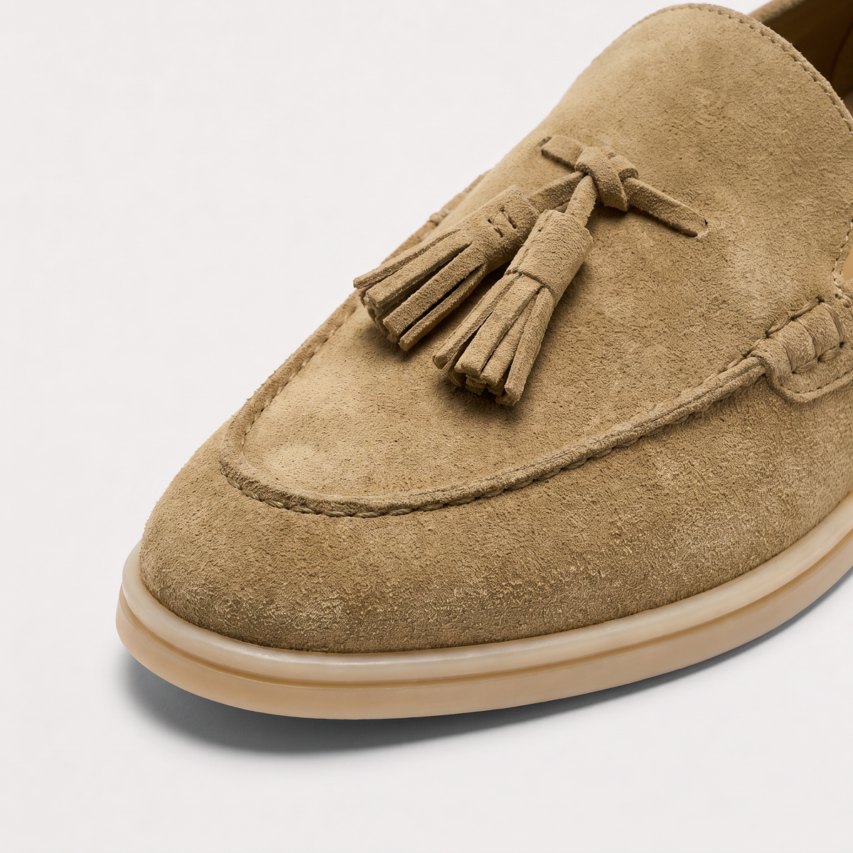 Mocassins taupe en daim à pampilles, doublés cuir — Amielle Paris — vue 3