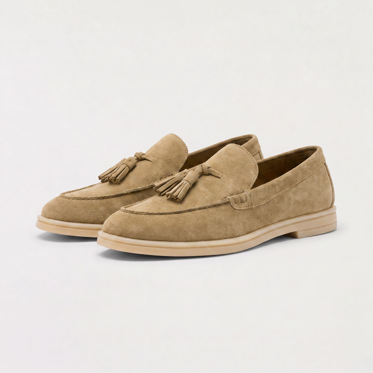 Mocassins taupe en daim à pampilles, doublés cuir — Amielle Paris — vue 4