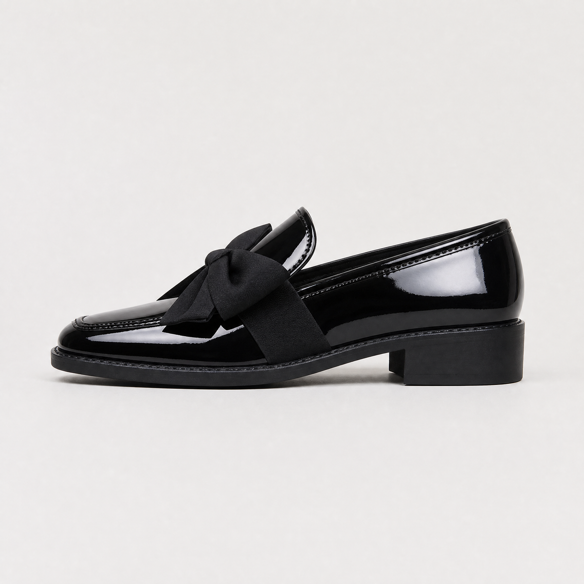 Mocassins vernis à grand nœud et bout carré — Amielle Paris — vue 1