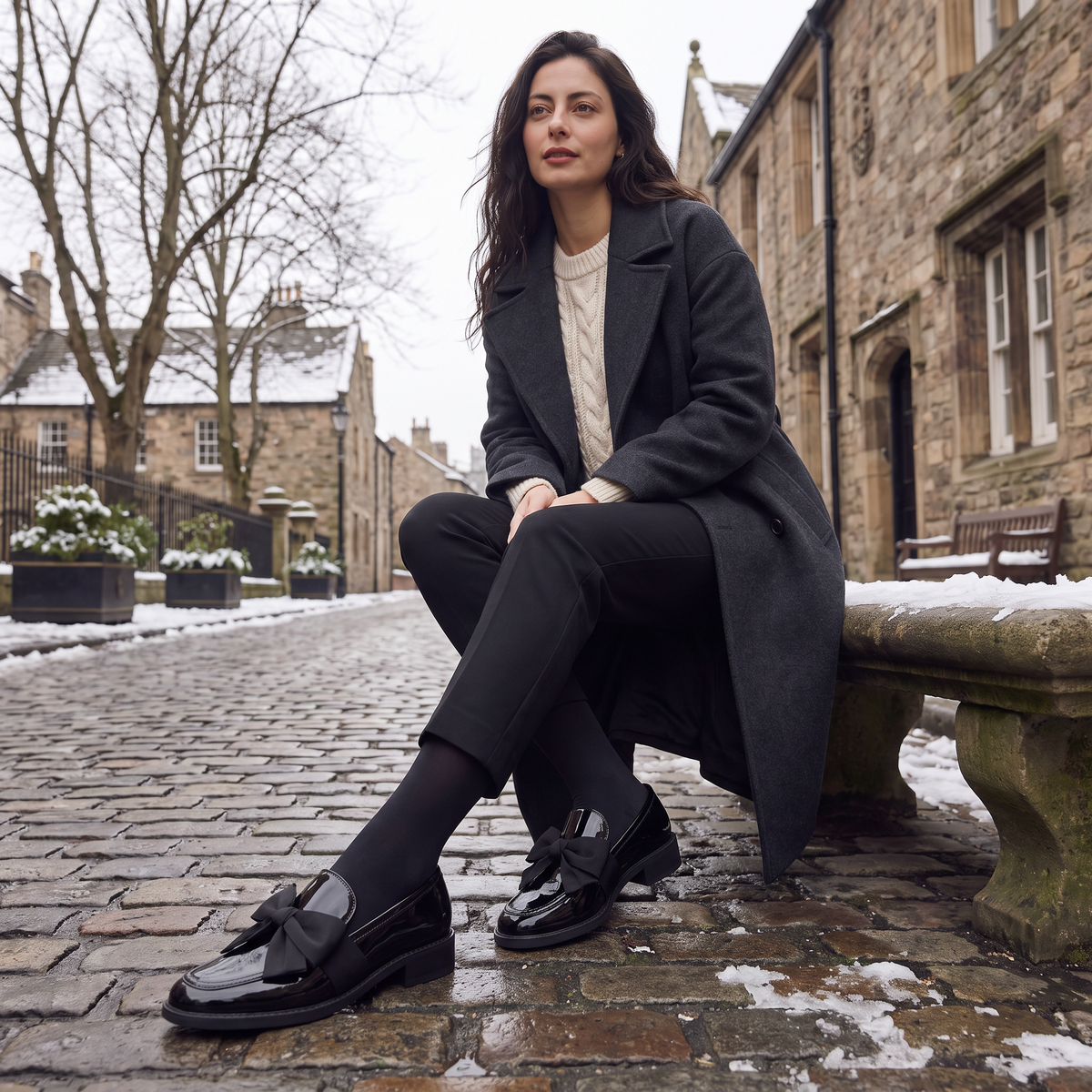 Mocassins vernis à grand nœud et bout carré — Amielle Paris — vue 2