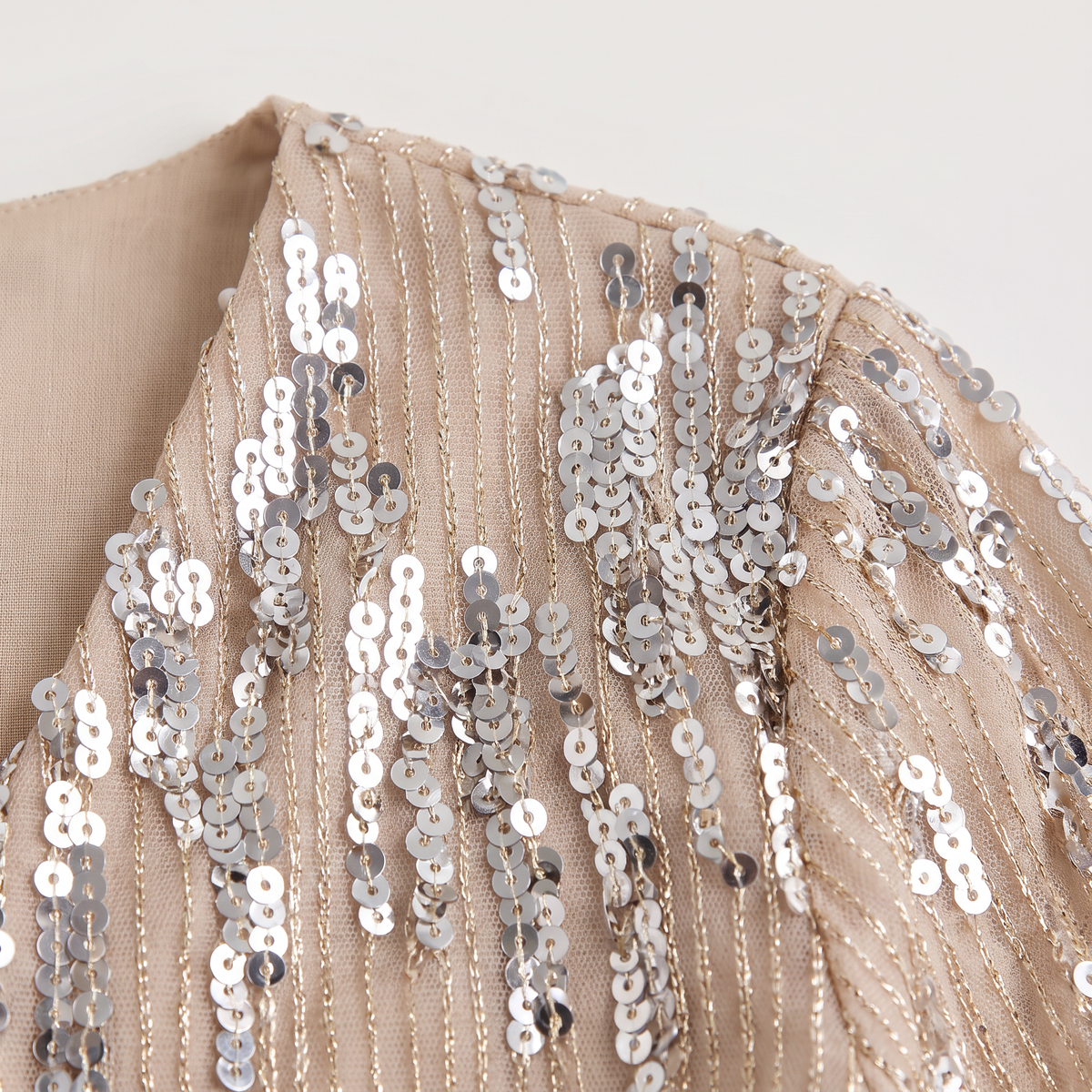 Blouse à sequins col V et manches longues — Amielle Paris — vue 6