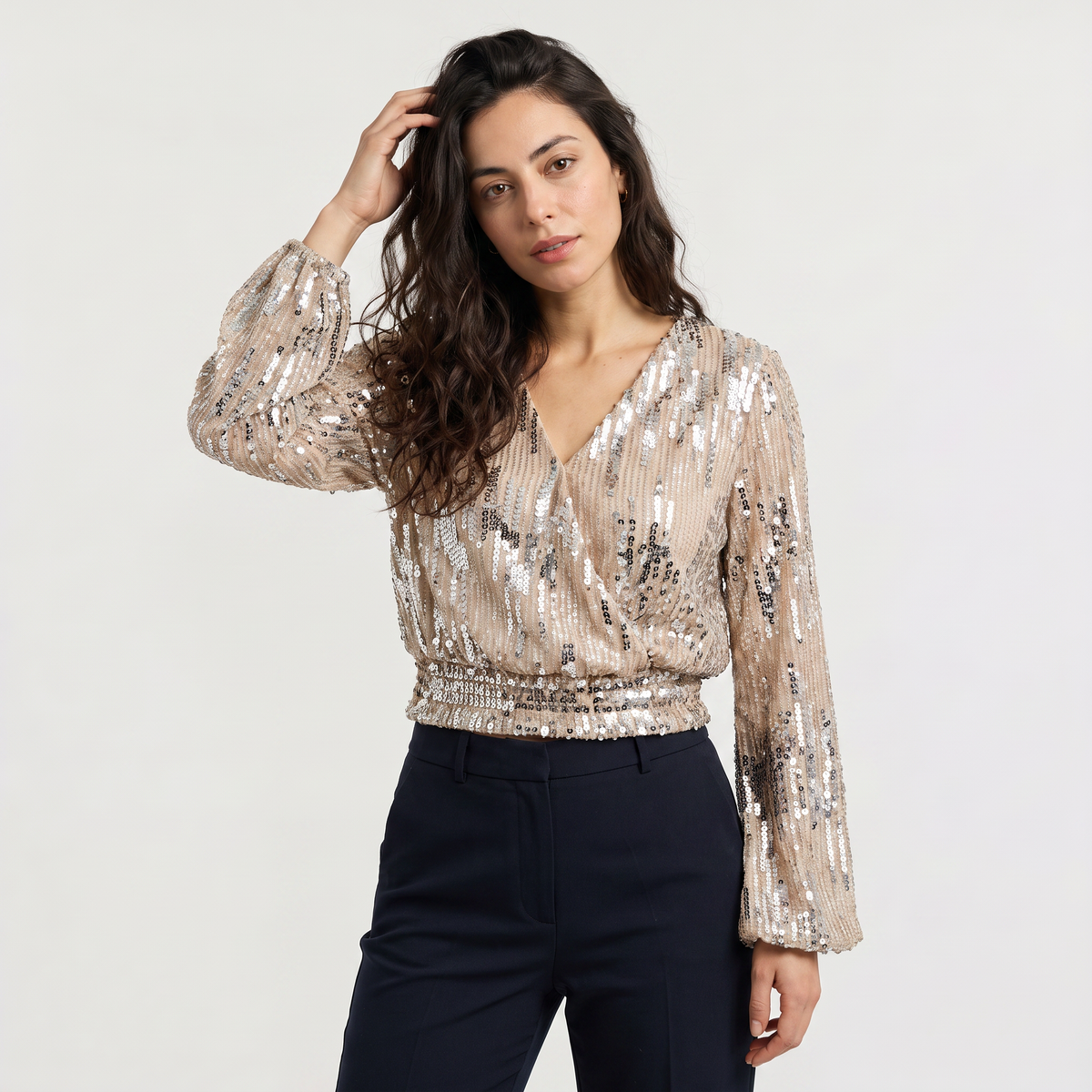 Blouse à sequins col V et manches longues — Amielle Paris — vue 1