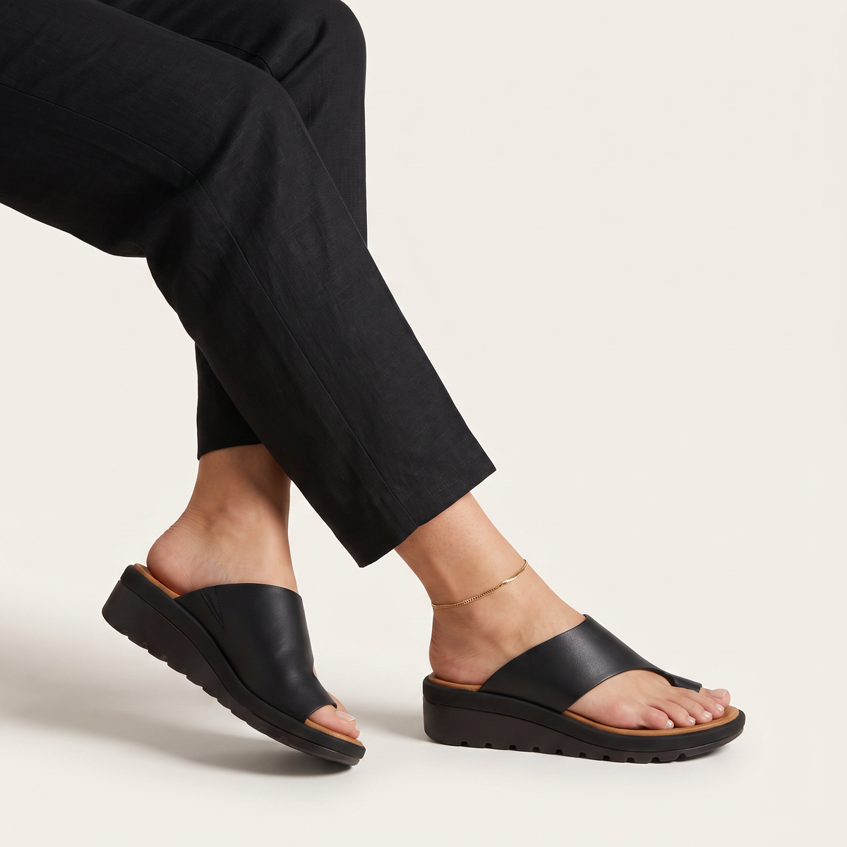 Sandales à plateforme et bride d’orteil — Amielle Paris — vue 5
