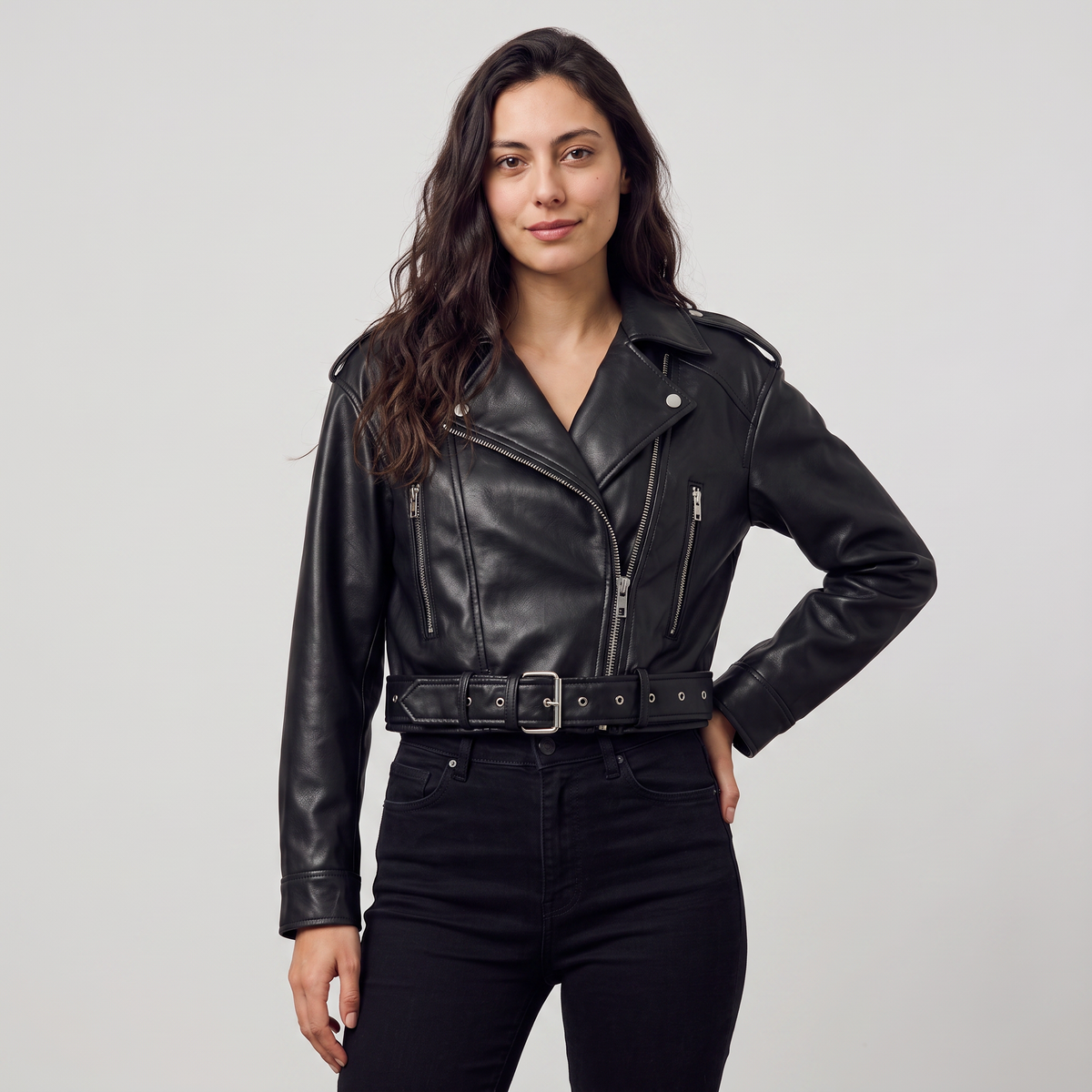 Veste biker courte à zip asymétrique et ceinture — Amielle Paris — vue 1