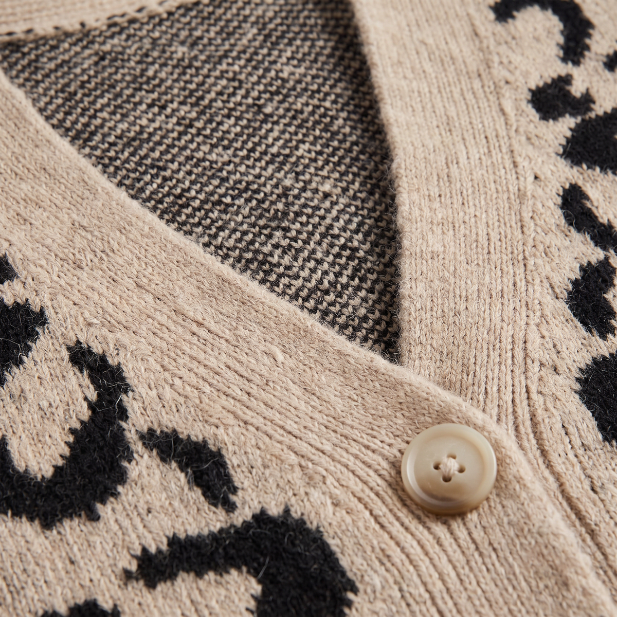 Gilet en maille sans manches à motifs contrastés — Amielle Paris — vue 7