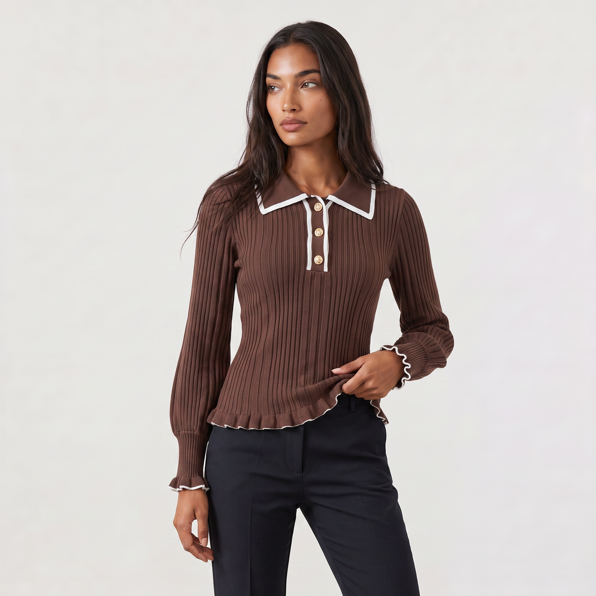 Pull polo côtelé à boutons dorés et bords volantés — Amielle Paris — vue 1