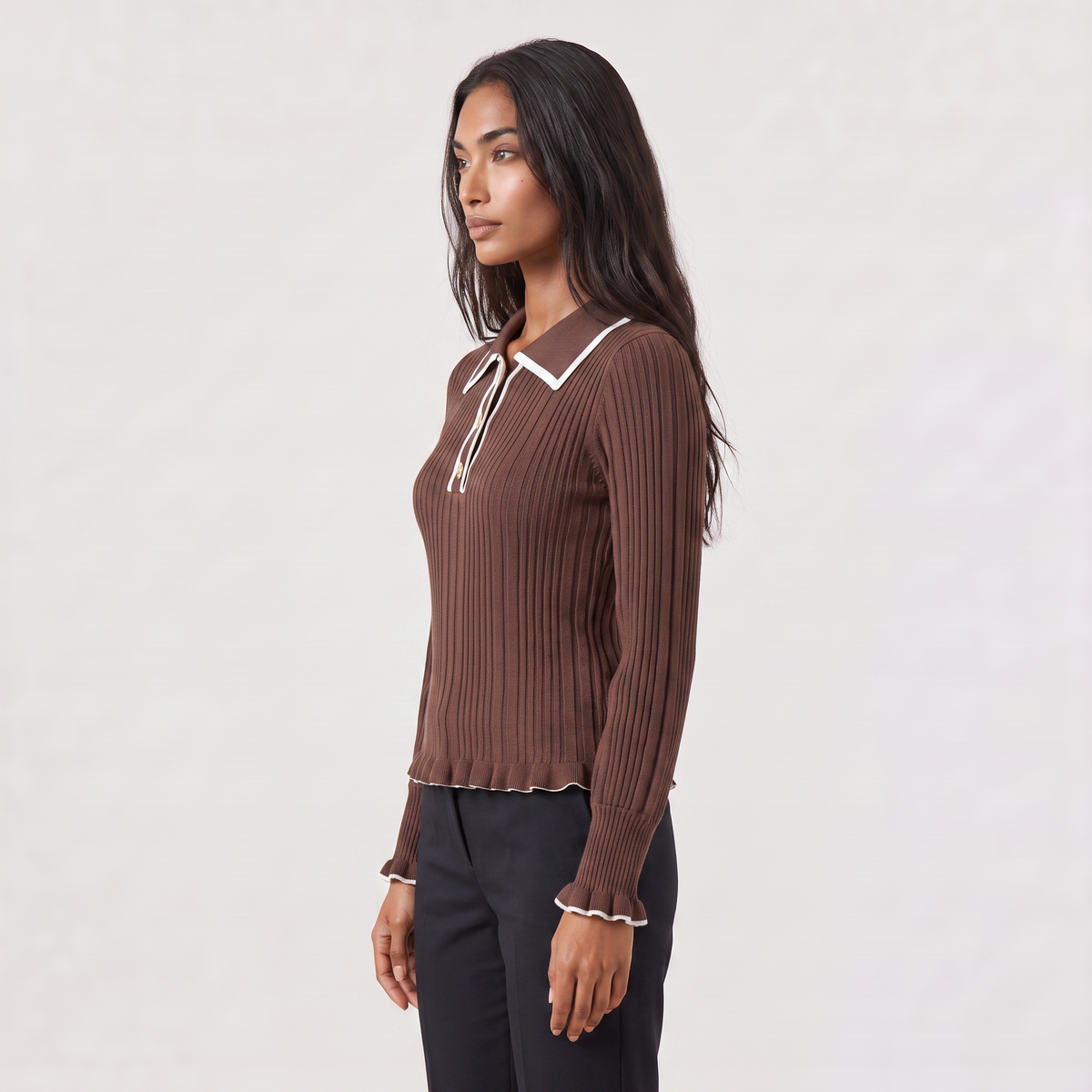Pull polo côtelé à boutons dorés et bords volantés — Amielle Paris — vue 3