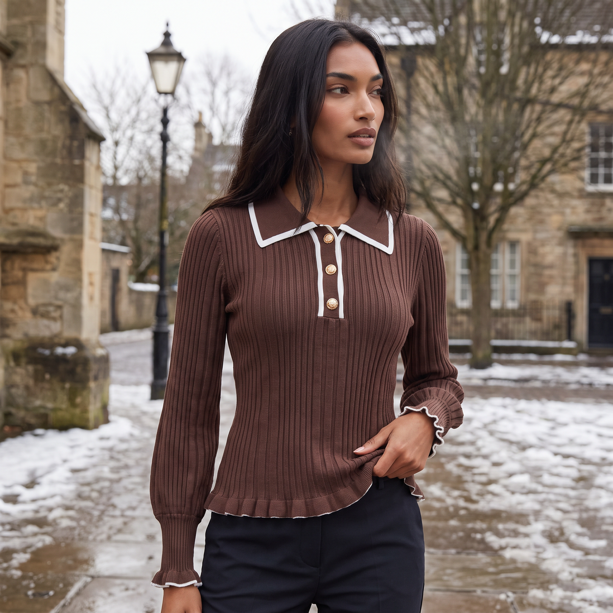 Pull polo côtelé à boutons dorés et bords volantés — Amielle Paris — vue 2