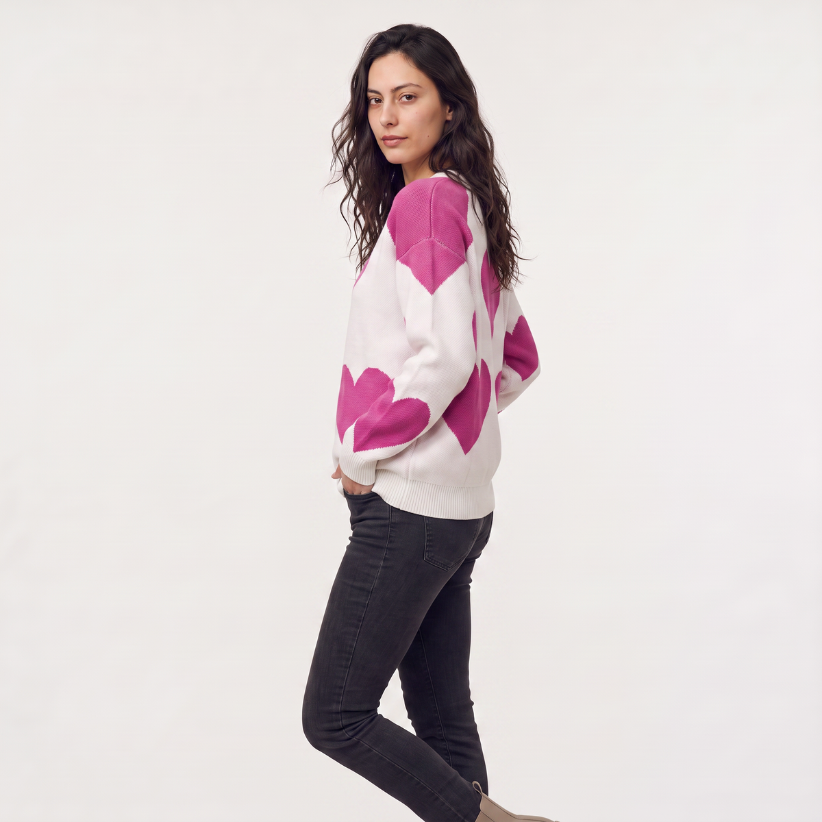 Pull à motifs cœurs et col rond — Amielle Paris — vue 5