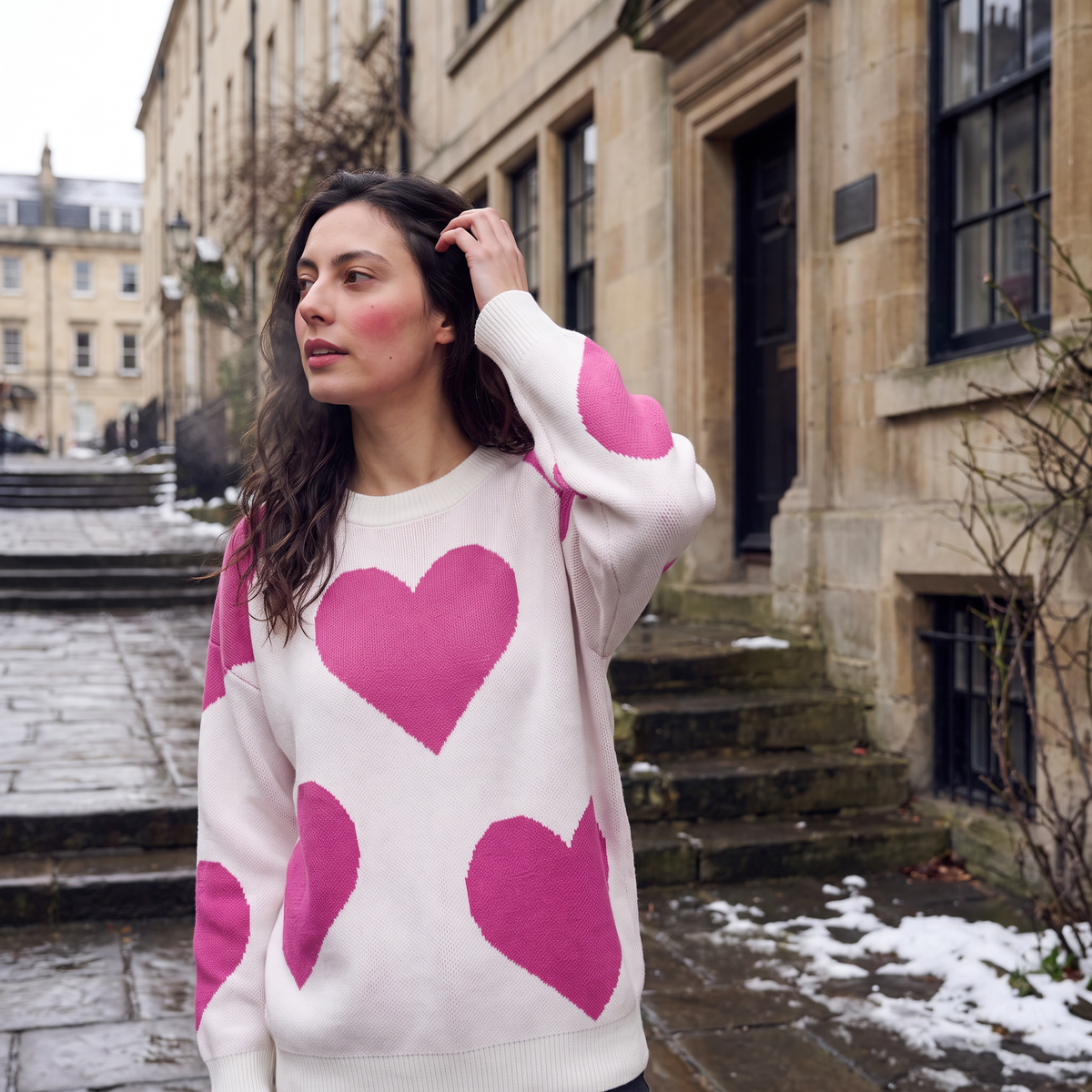 Pull à motifs cœurs et col rond — Amielle Paris — vue 2
