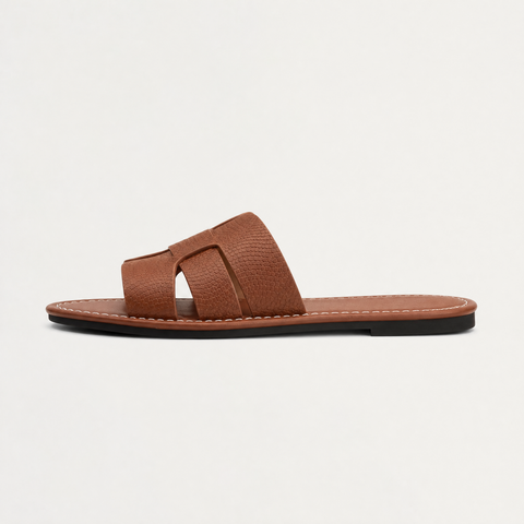 Mules plates à dessus découpé
