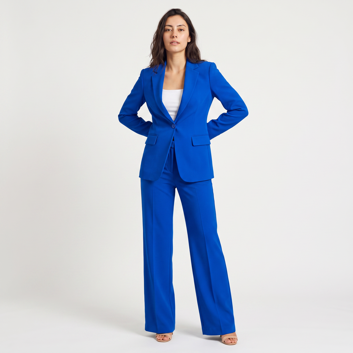 Tailleur deux pièces à blazer et pantalon large — Amielle Paris — vue 4