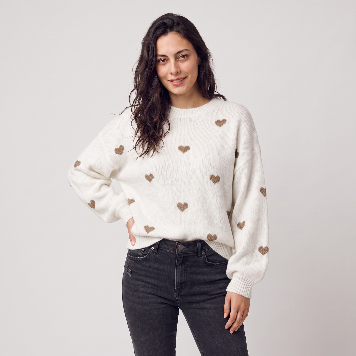 Pull ample à motifs cœurs et épaules tombantes — Amielle Paris — vue 8