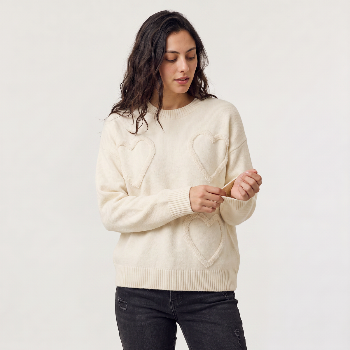 Pull crème à cœurs en relief — Amielle Paris — vue 1