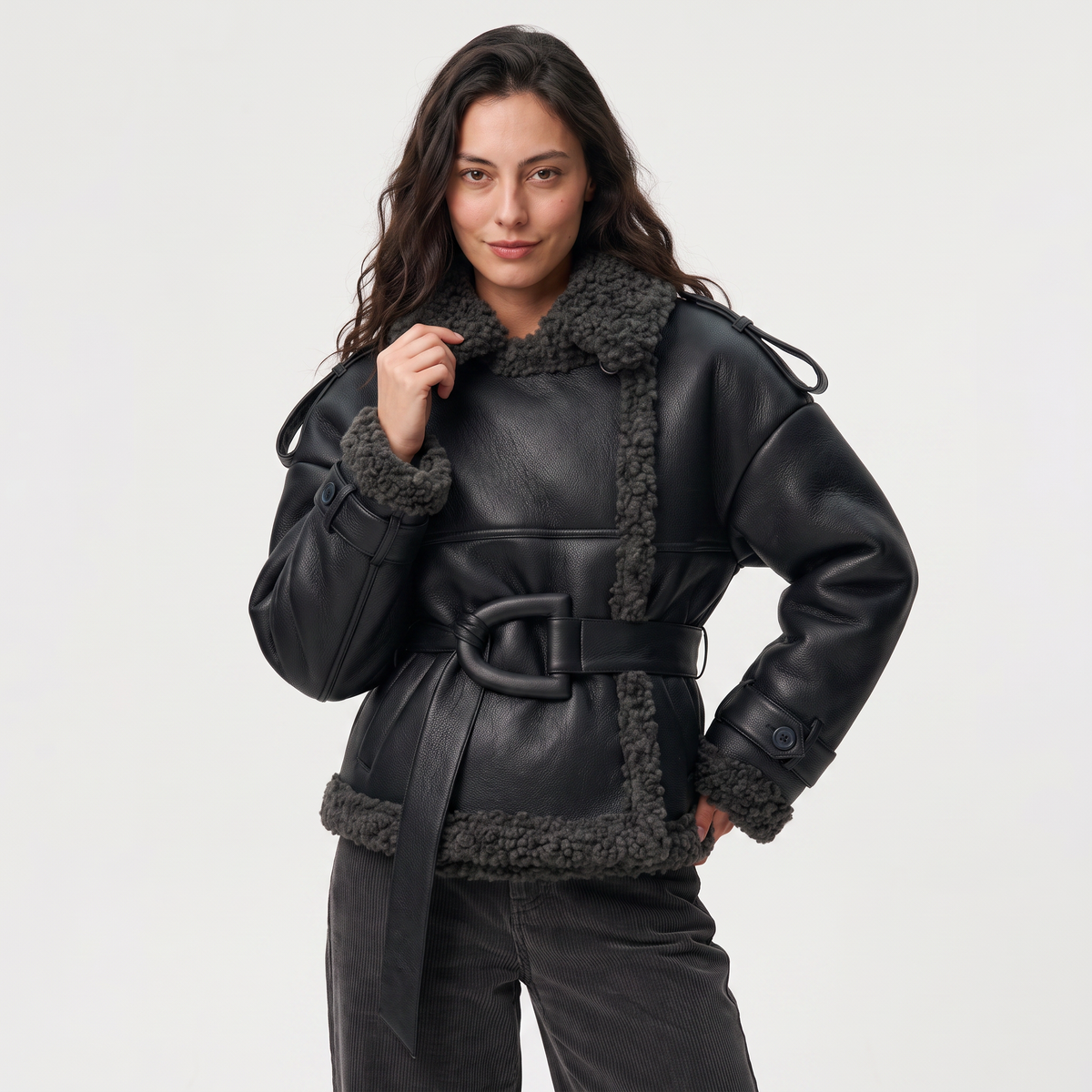 Blouson aviateur court ceinturé à grand col — Amielle Paris — vue 3