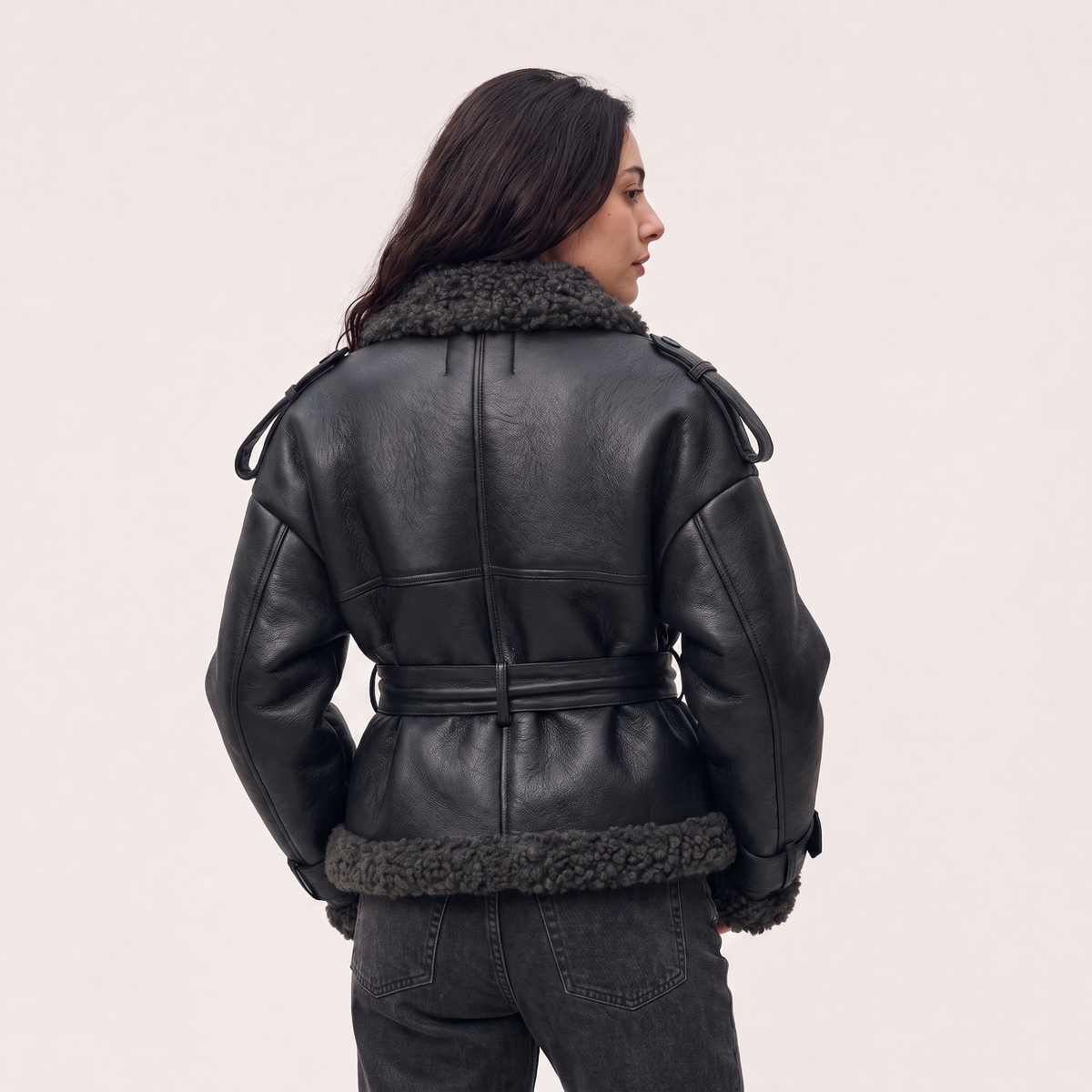 Blouson aviateur court ceinturé à grand col — Amielle Paris — vue 4