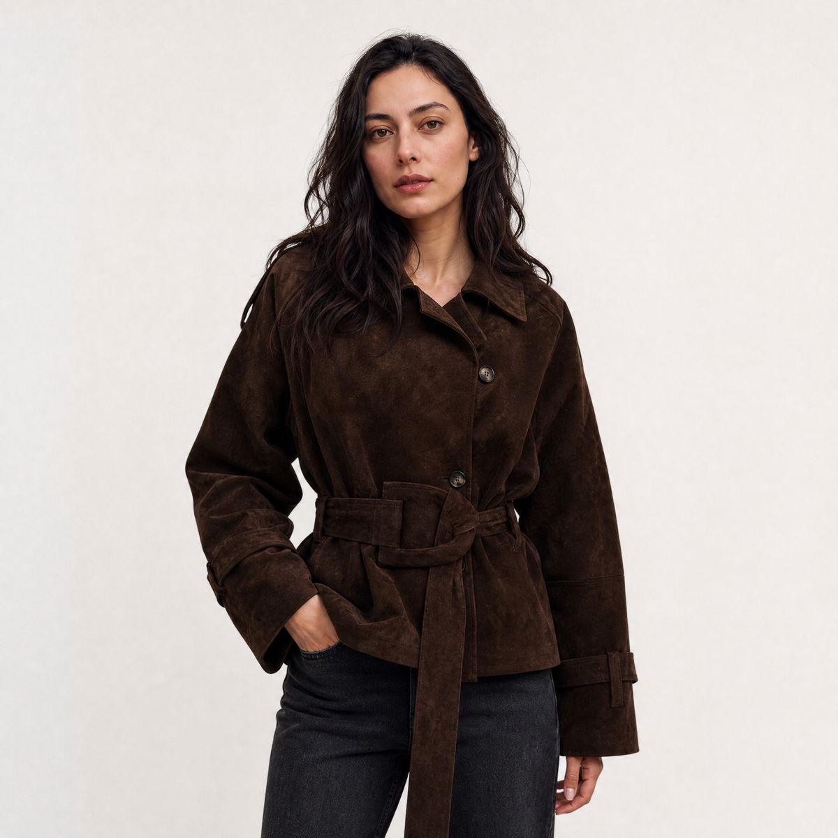 Trench court en cuir velours à ceinture — Amielle Paris — vue 1