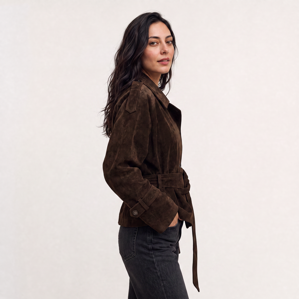 Trench court en cuir velours à ceinture — Amielle Paris — vue 4