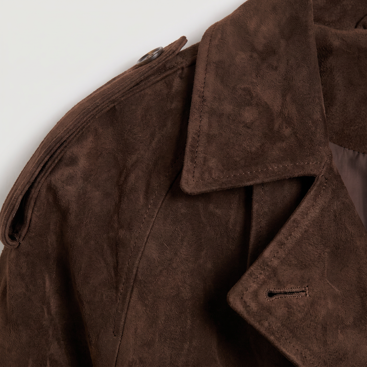 Trench court en cuir velours à ceinture — Amielle Paris — vue 7
