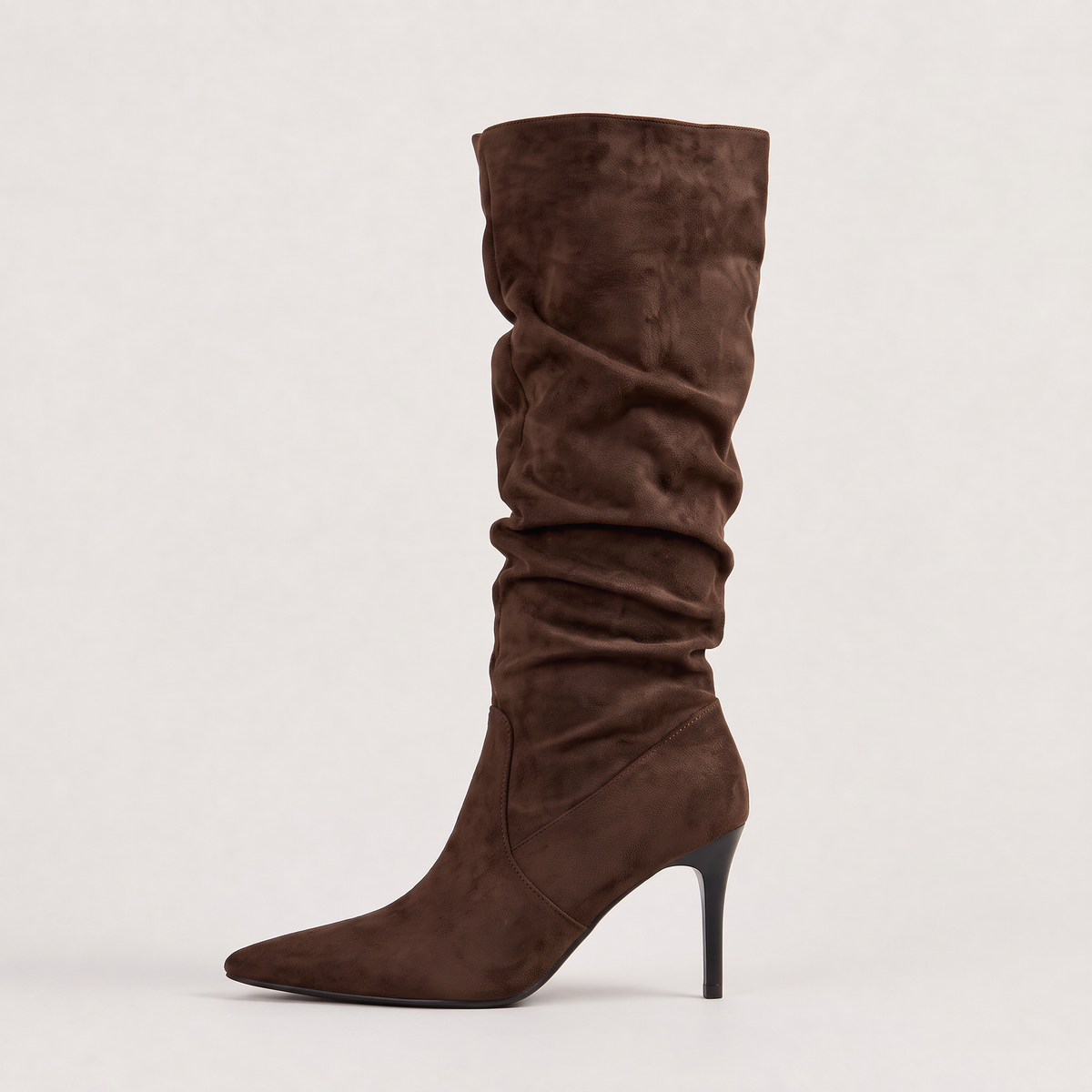 Bottes hautes plissées à bout pointu et talon fin — Amielle Paris — vue 11