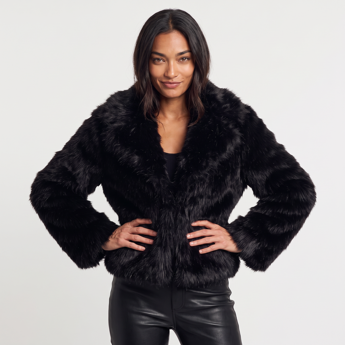 Veste ample en fausse fourrure à longs poils — Amielle Paris — vue 8
