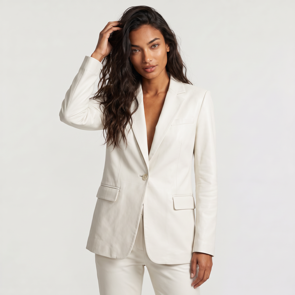 Blazer blanc cintré à revers et bouton unique — Amielle Paris — vue 1