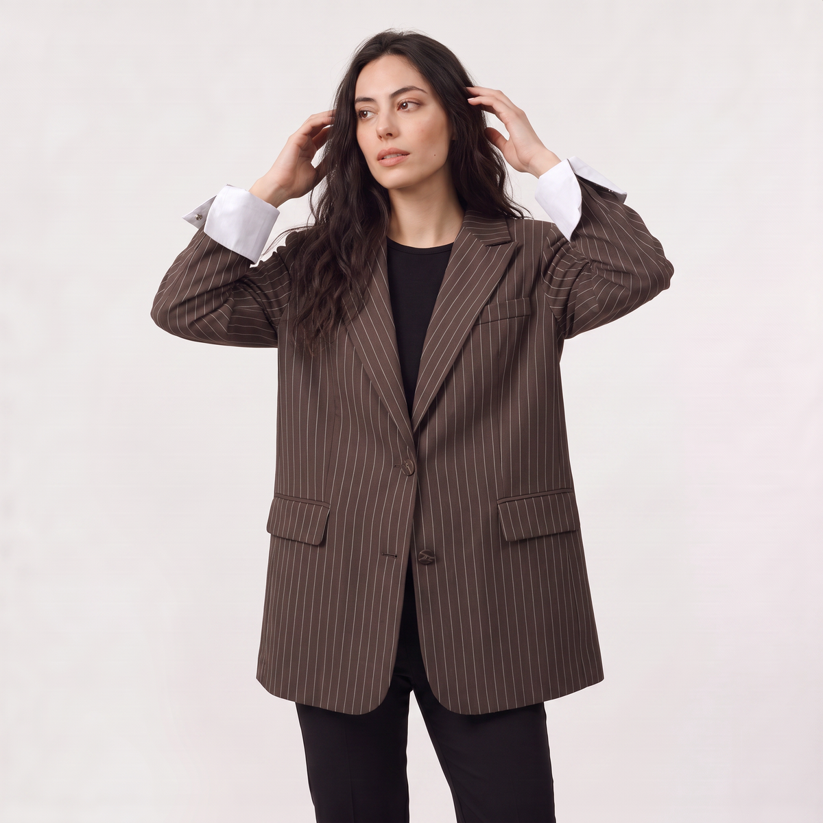 Blazer ample rayé à épaules structurées — Amielle Paris — vue 8