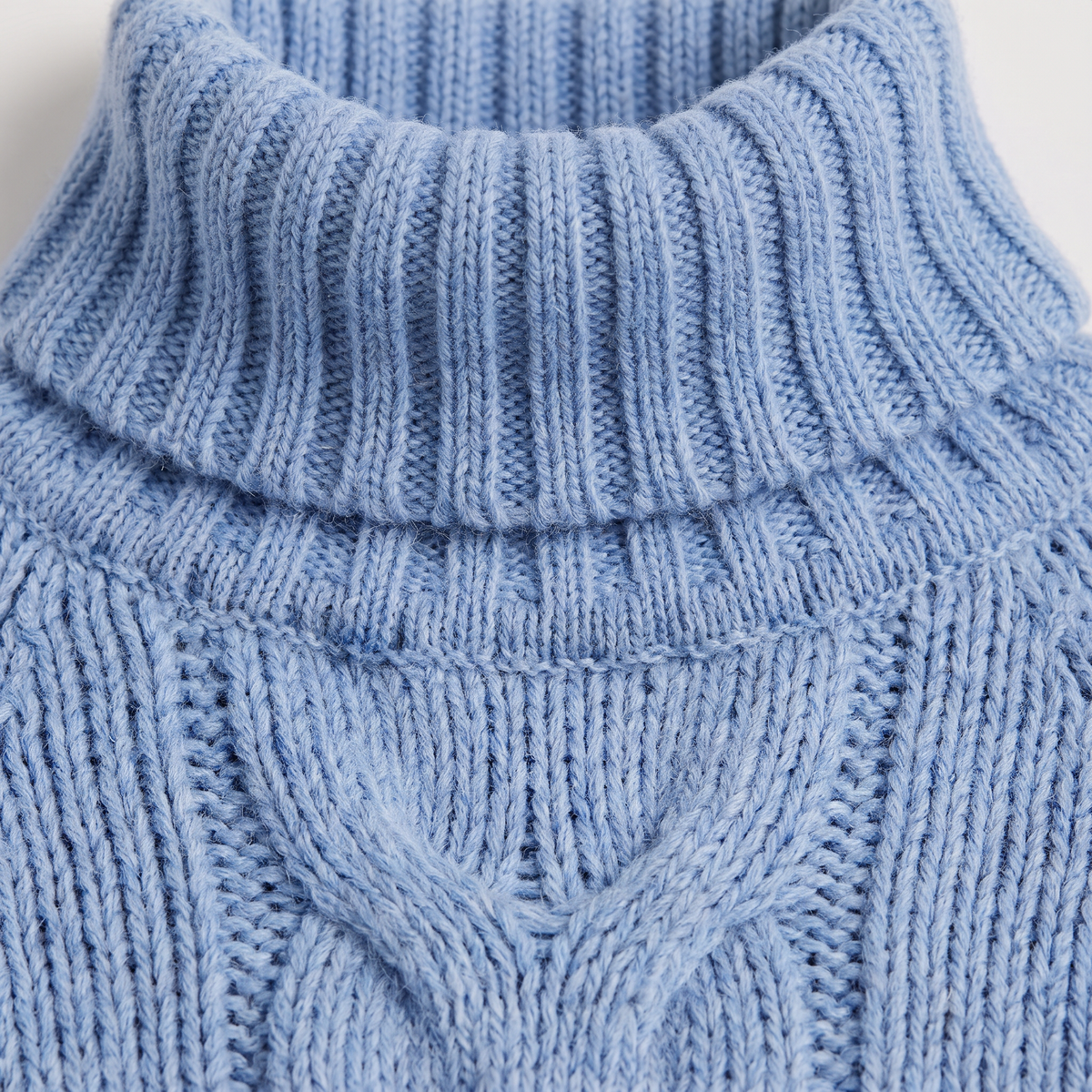 Pull à col roulé et panneau torsadé central — Amielle Paris — vue 7