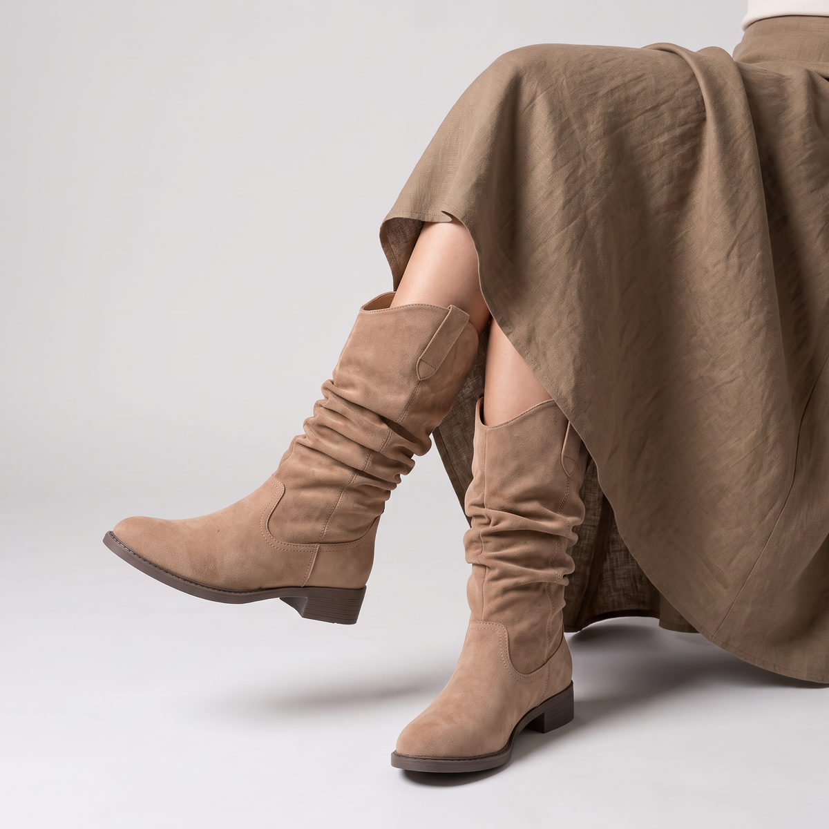 Bottes hautes plissées à bride et petit talon — Amielle Paris — vue 5