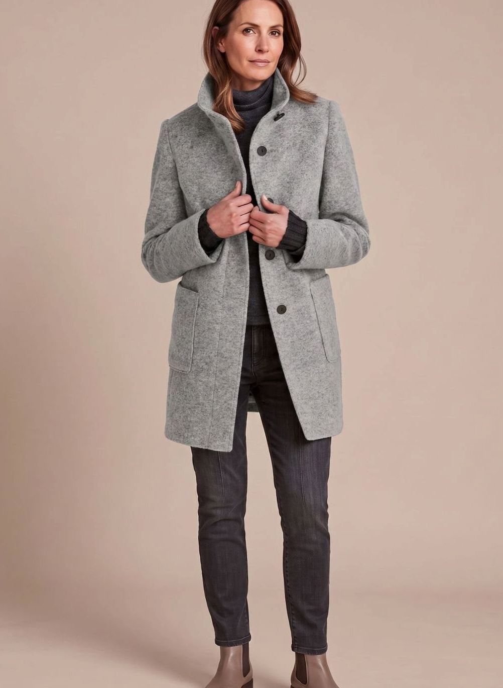 Sophia — Manteau à col haut et poches plaquées — Amielle Paris