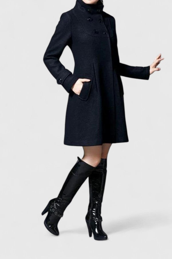 Manteau évasé à capuche et boutonnage croisé — Amielle Paris