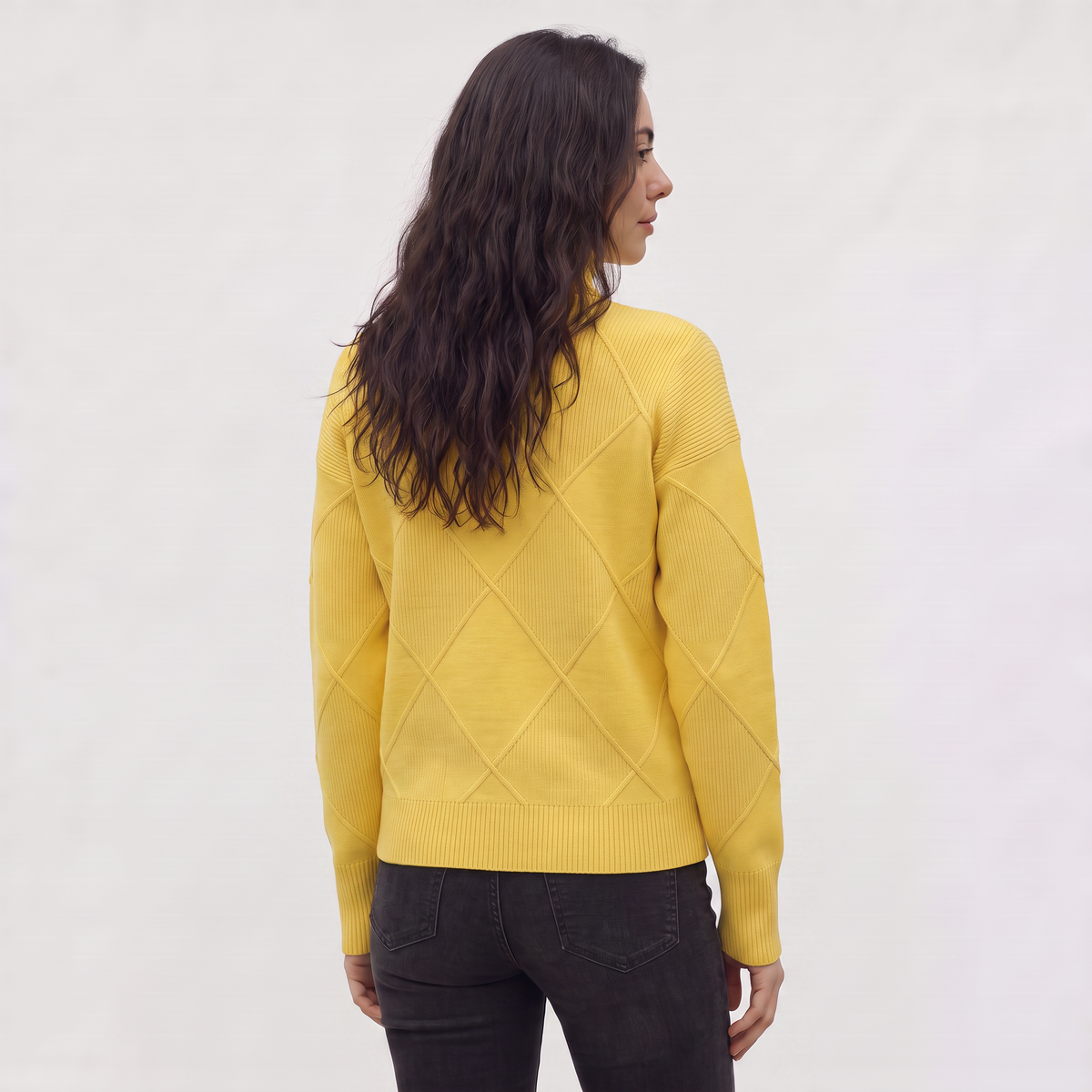 Pull ample à col roulé et torsades — Amielle Paris — vue 10
