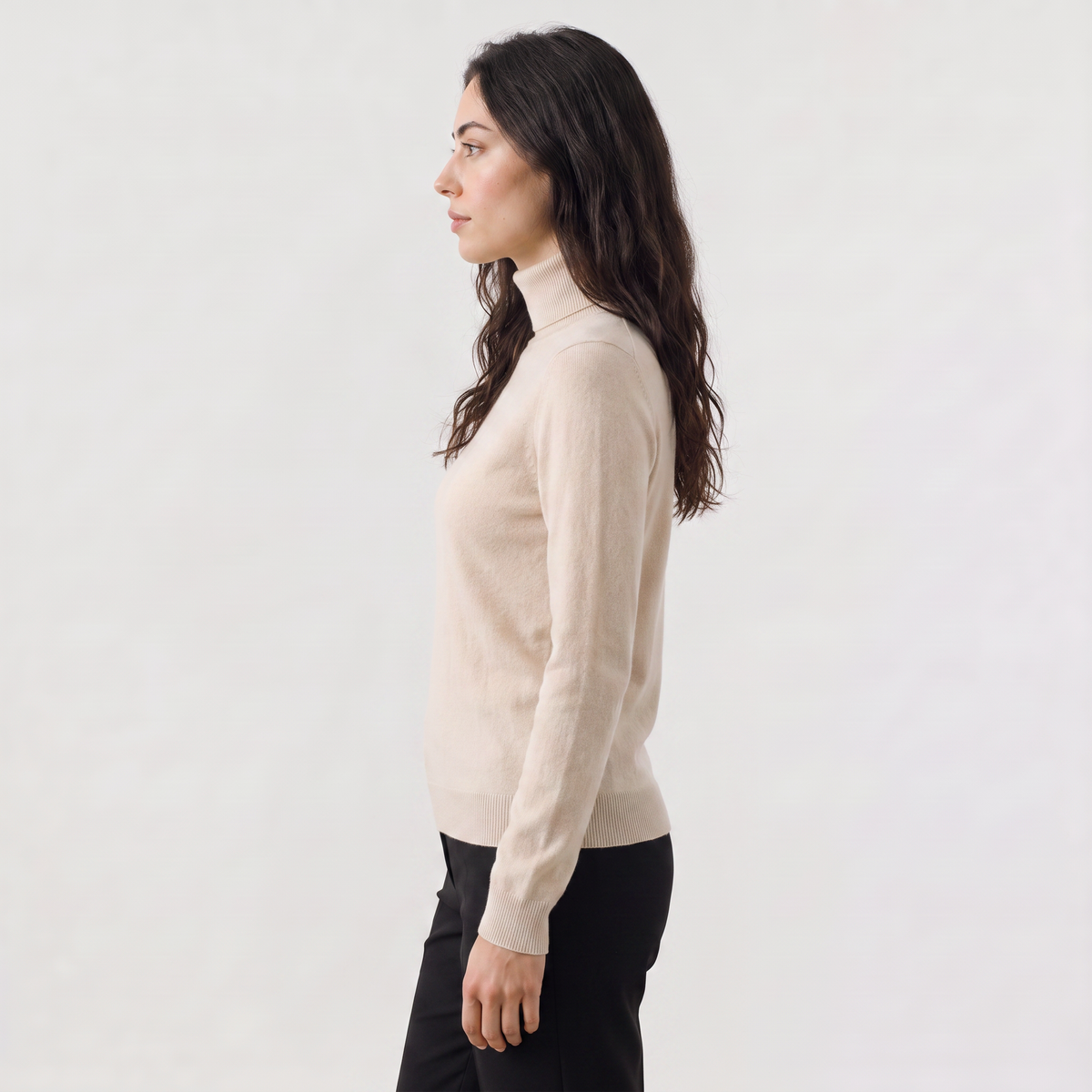 Pull à col roulé en maille fine — Amielle Paris — vue 3