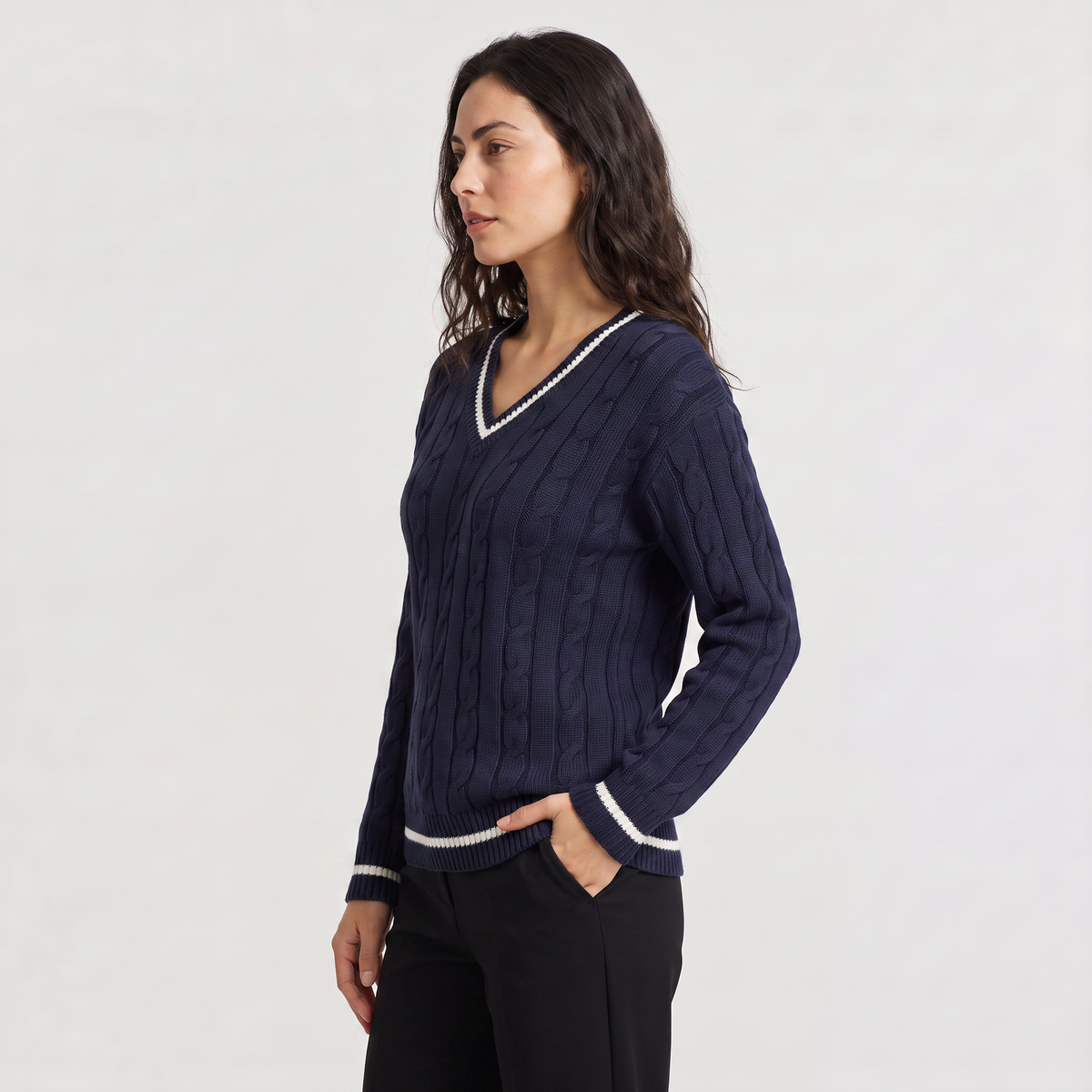 Pull torsadé col V à liserés contrastés — Amielle Paris — vue 3