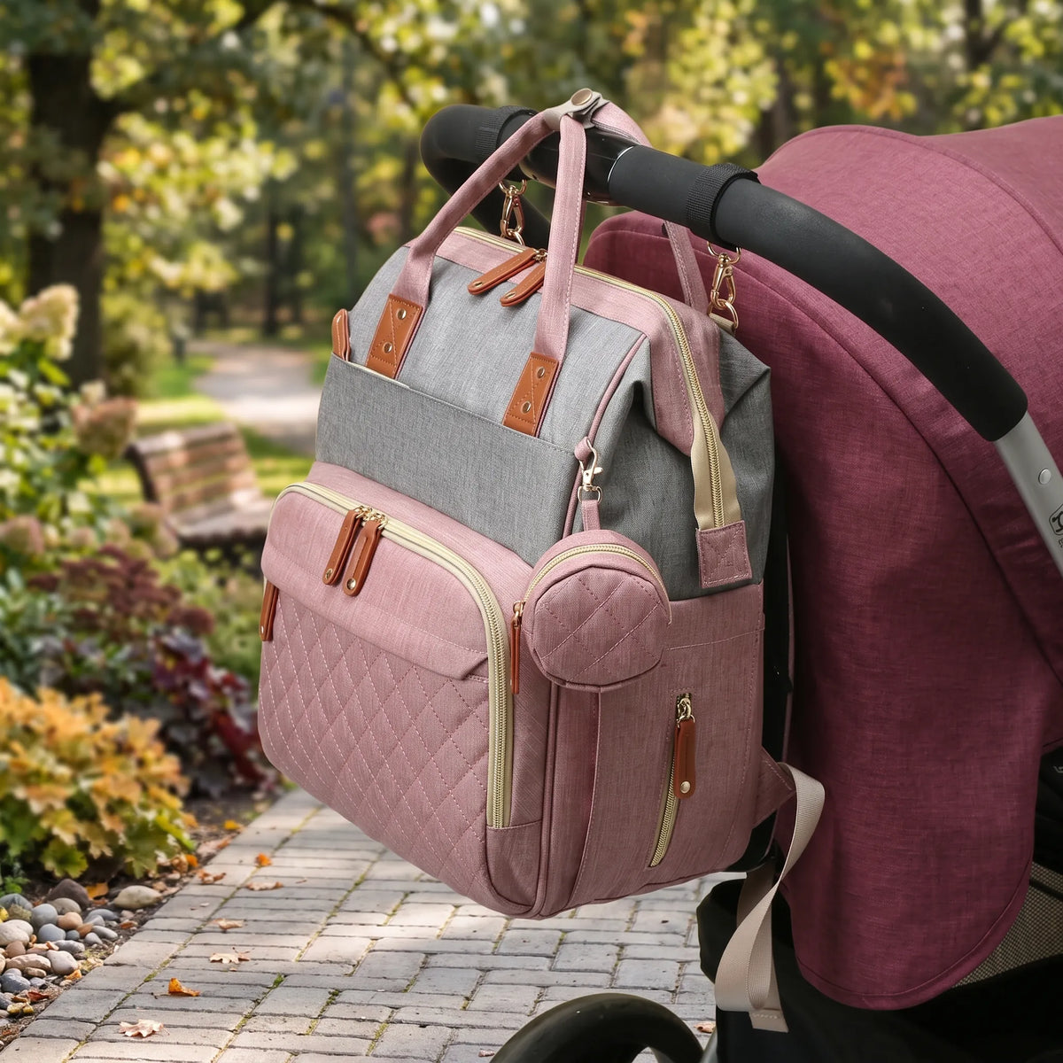 Sac à dos à langer avec accessoires de change — vue 11