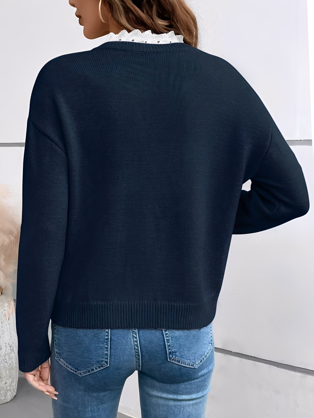 Pull col V à bordure dentelle — vue 5