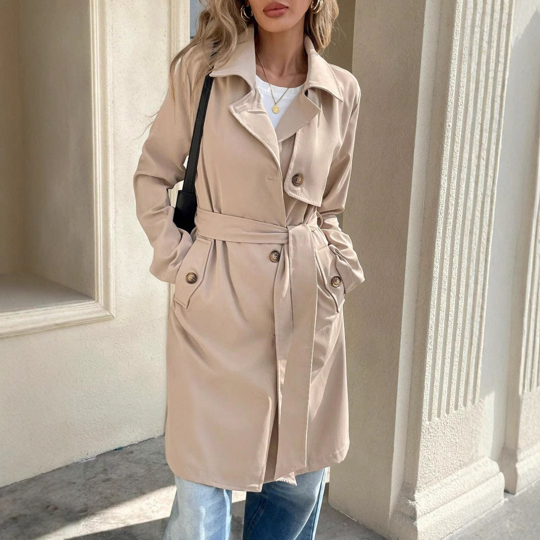 Manteau court à revers et boutonnage croisé — Amielle Paris