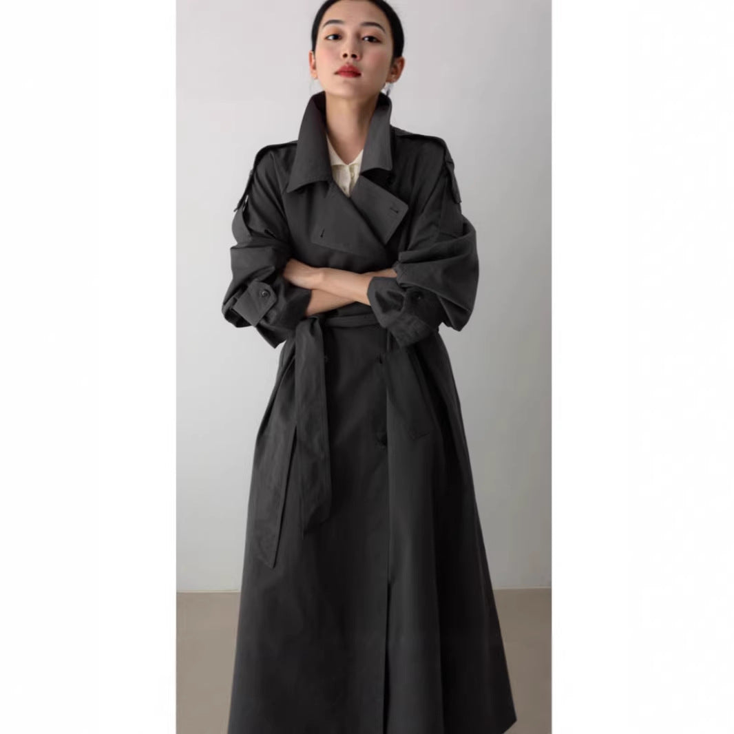 Trench très long ample à taille ceinturée — Amielle Paris