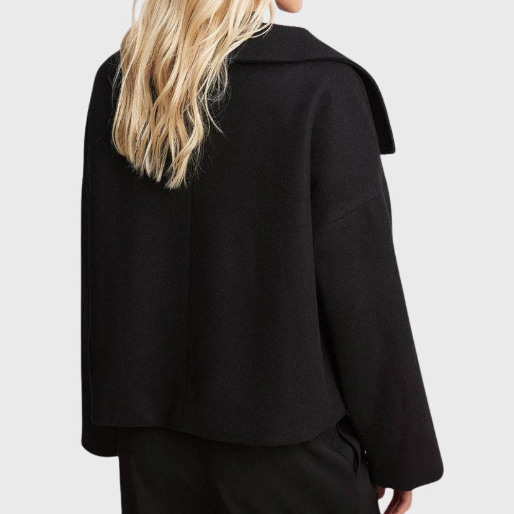 Veste courte croisée à larges revers — Amielle Paris