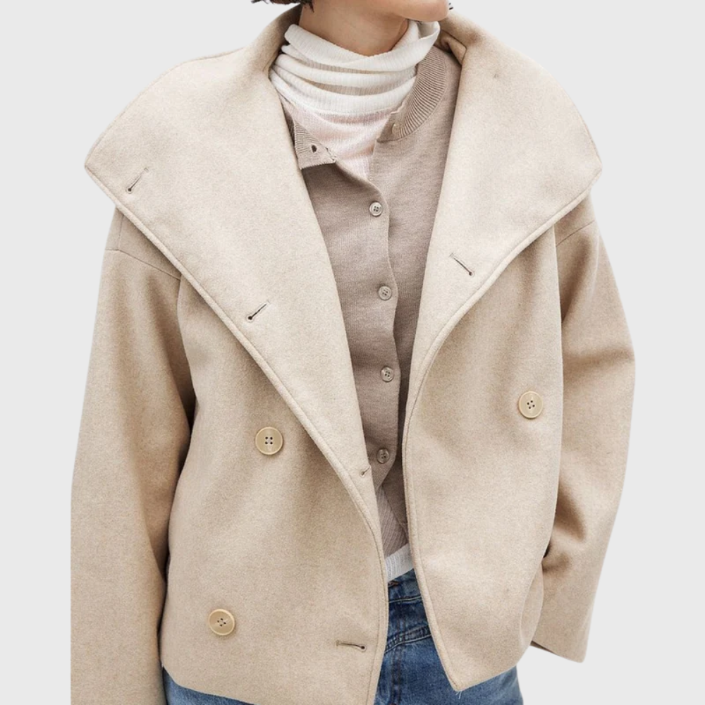 Veste courte croisée à larges revers — Amielle Paris